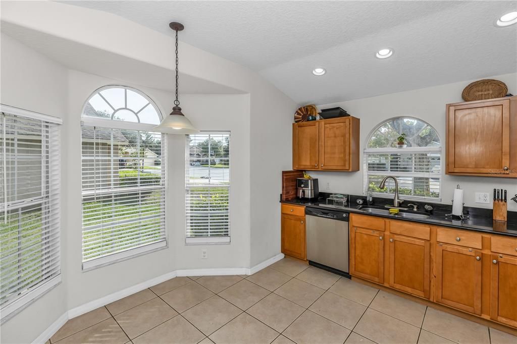 En Venta: $350,000 (4 camas, 2 baños, 1870 Pies cuadrados)