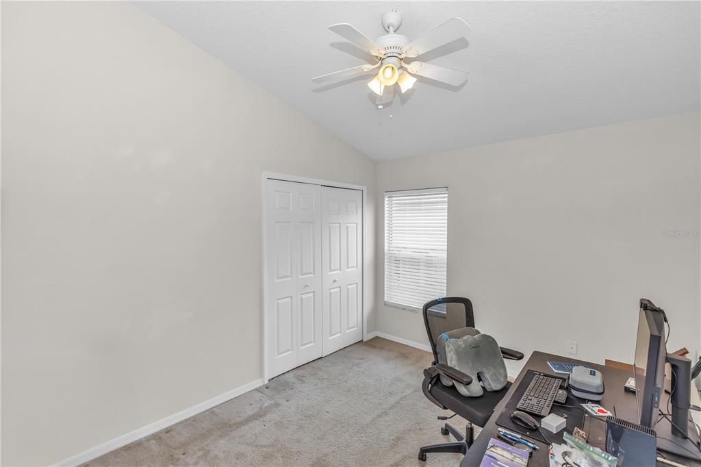 En Venta: $350,000 (4 camas, 2 baños, 1870 Pies cuadrados)