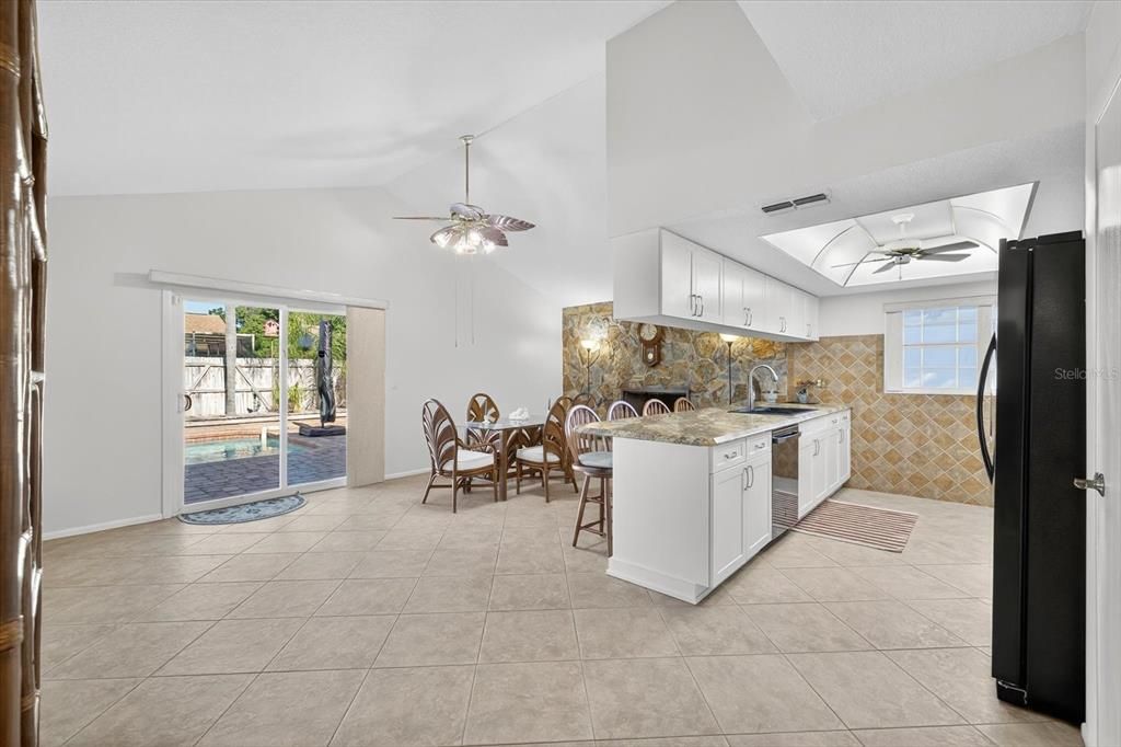 En Venta: $349,725 (3 camas, 2 baños, 1943 Pies cuadrados)