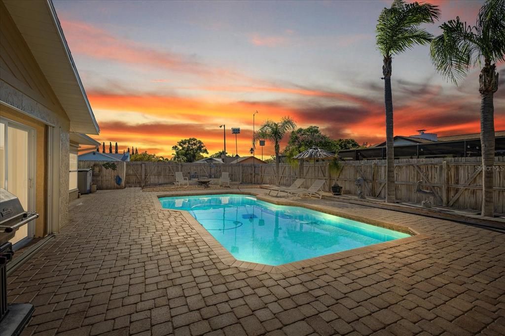 En Venta: $349,725 (3 camas, 2 baños, 1943 Pies cuadrados)