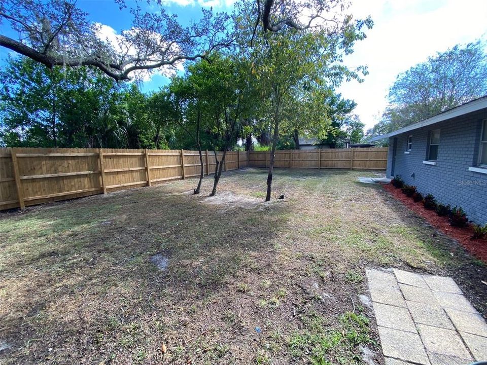 出租: $1,425 (2 贝兹, 1 浴室, 1404 平方英尺)