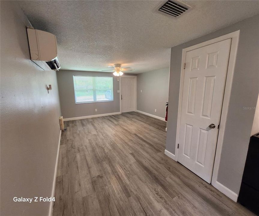 出租: $1,425 (2 贝兹, 1 浴室, 1404 平方英尺)