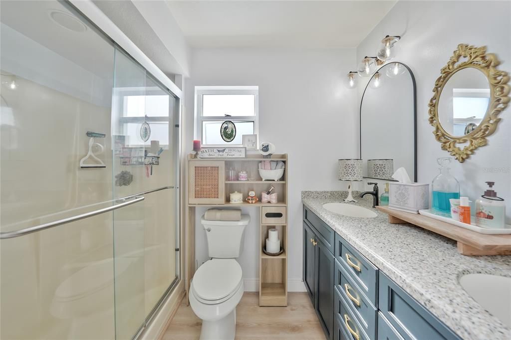 合同活跃: $330,000 (3 贝兹, 2 浴室, 1523 平方英尺)