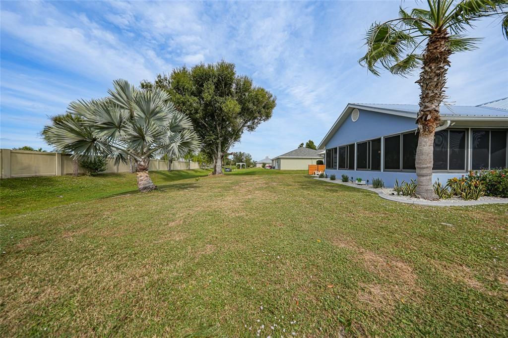 合同活跃: $330,000 (3 贝兹, 2 浴室, 1523 平方英尺)