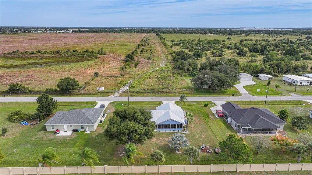 合同活跃: $330,000 (3 贝兹, 2 浴室, 1523 平方英尺)