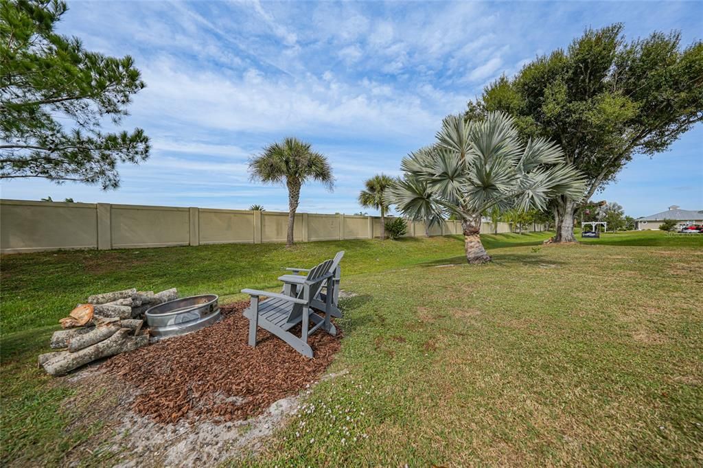 合同活跃: $330,000 (3 贝兹, 2 浴室, 1523 平方英尺)