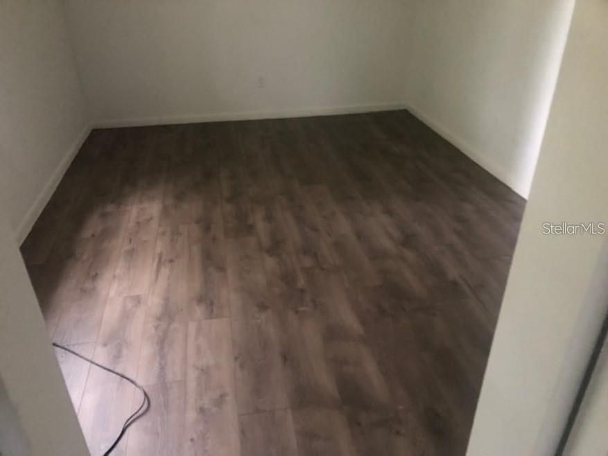 合同活跃: $249,950 (3 贝兹, 2 浴室, 1232 平方英尺)