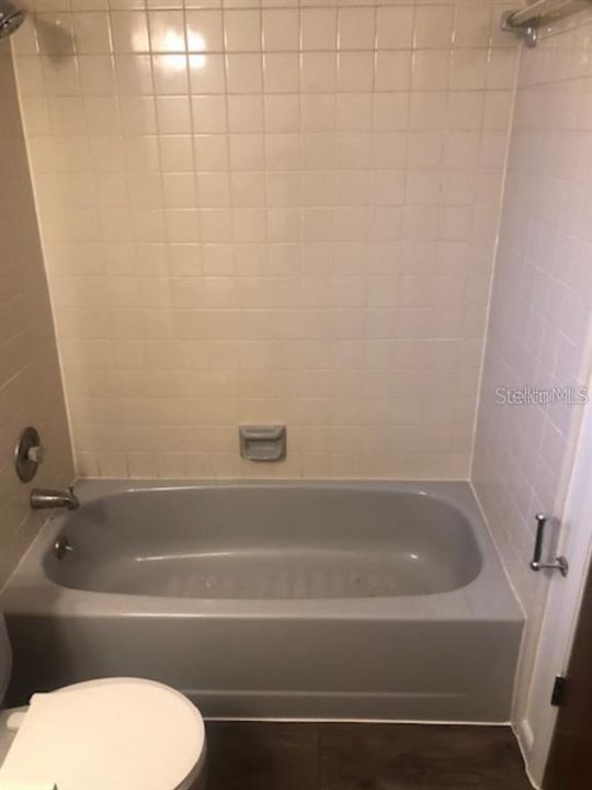 合同活跃: $249,950 (3 贝兹, 2 浴室, 1232 平方英尺)