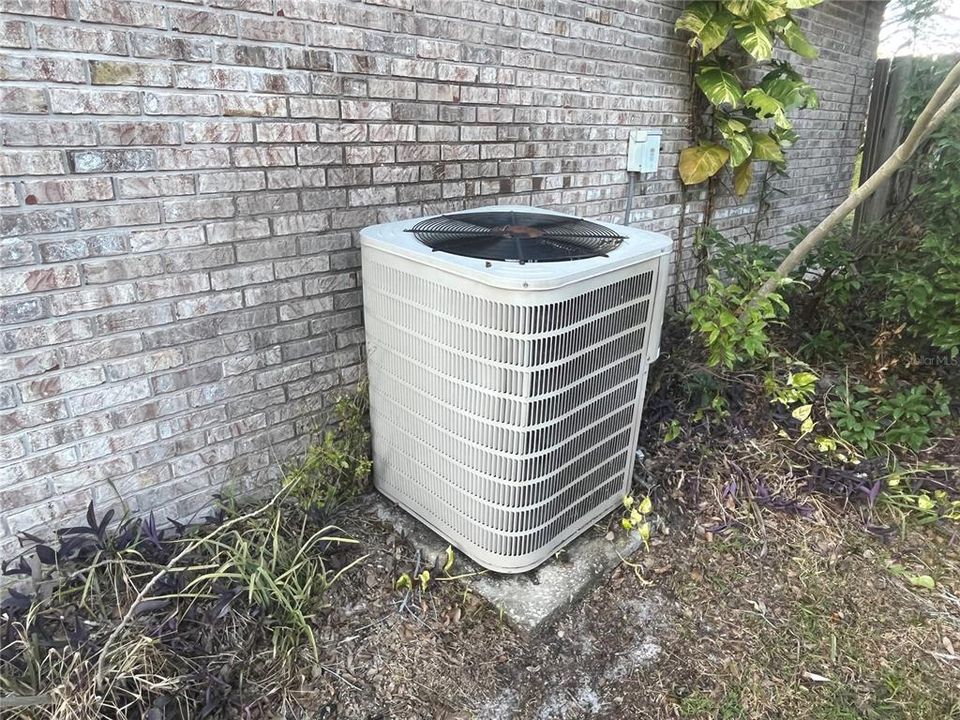 合同活跃: $249,950 (3 贝兹, 2 浴室, 1232 平方英尺)