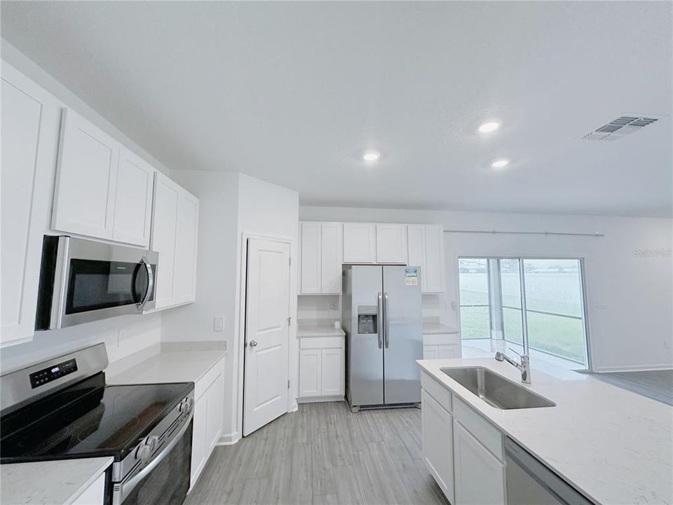 出租: $2,650 (5 贝兹, 2 浴室, 2443 平方英尺)