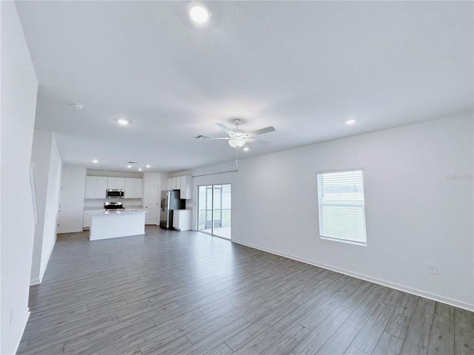 出租: $2,650 (5 贝兹, 2 浴室, 2443 平方英尺)