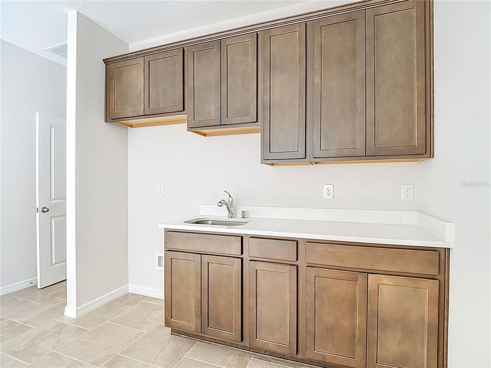 На продажу: $582,900 (4 спален, 3 ванн, 2828 Квадратных фут)