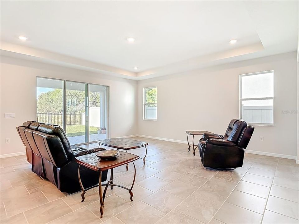 На продажу: $582,900 (4 спален, 3 ванн, 2828 Квадратных фут)