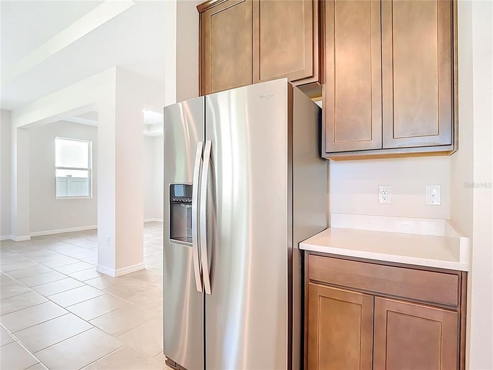 На продажу: $582,900 (4 спален, 3 ванн, 2828 Квадратных фут)