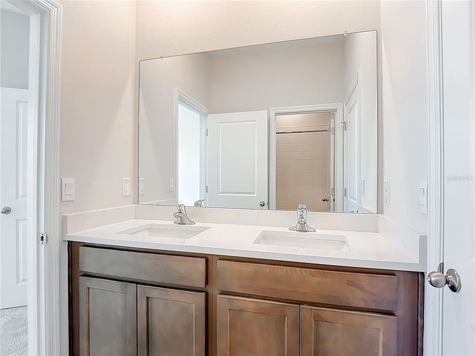 На продажу: $582,900 (4 спален, 3 ванн, 2828 Квадратных фут)