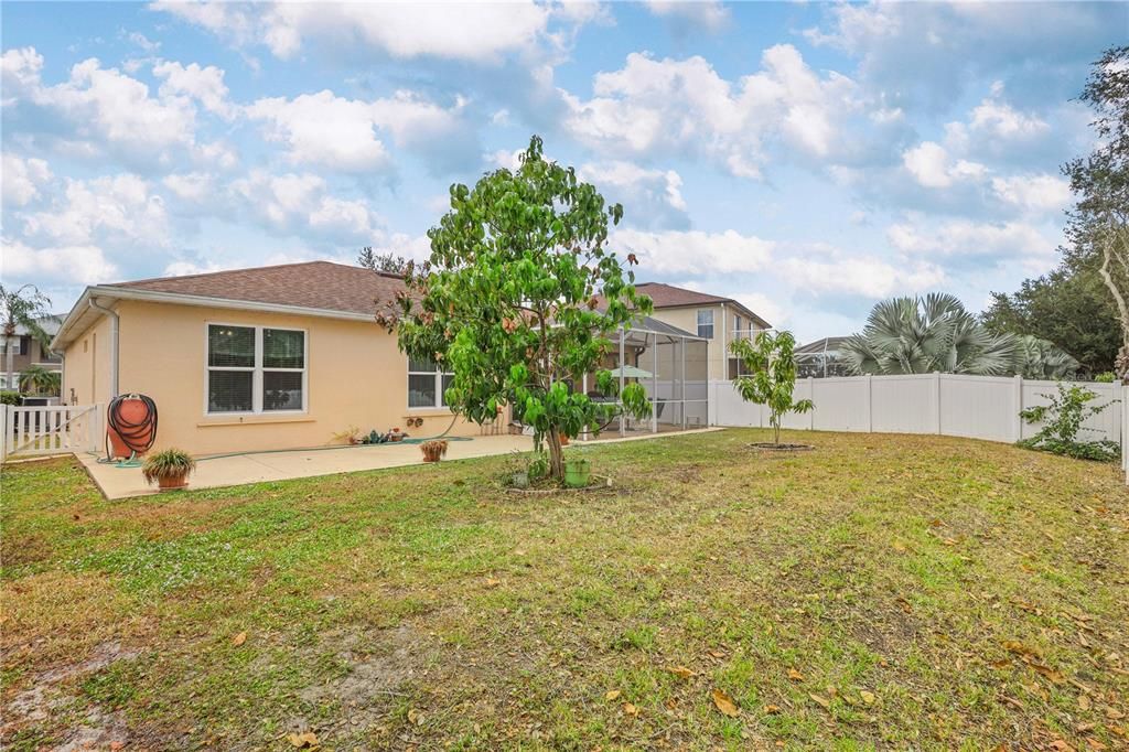 Active With Contract: $375,000 (3 beds, 2 baths, 1743 Square Feet)