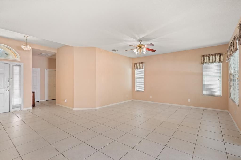 Active With Contract: $375,000 (3 beds, 2 baths, 1743 Square Feet)