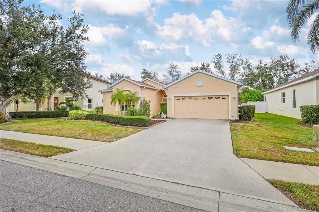 Active With Contract: $375,000 (3 beds, 2 baths, 1743 Square Feet)