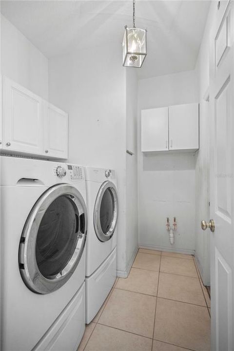 Active With Contract: $375,000 (3 beds, 2 baths, 1743 Square Feet)