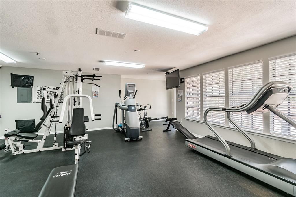 For Sale: $189,900 (1 beds, 1 baths, 631 Square Feet)