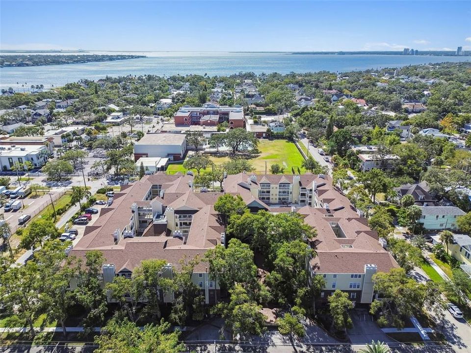 For Sale: $189,900 (1 beds, 1 baths, 631 Square Feet)