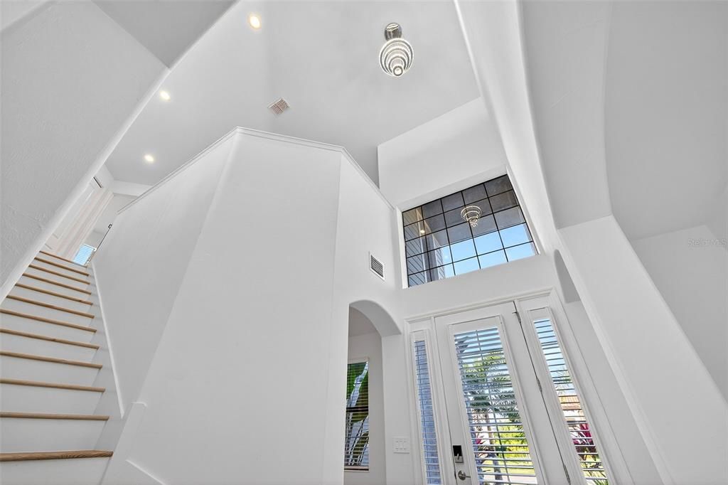 For Sale: $985,000 (6 beds, 3 baths, 3520 Square Feet)