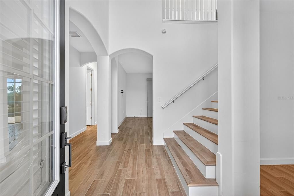 For Sale: $985,000 (6 beds, 3 baths, 3520 Square Feet)