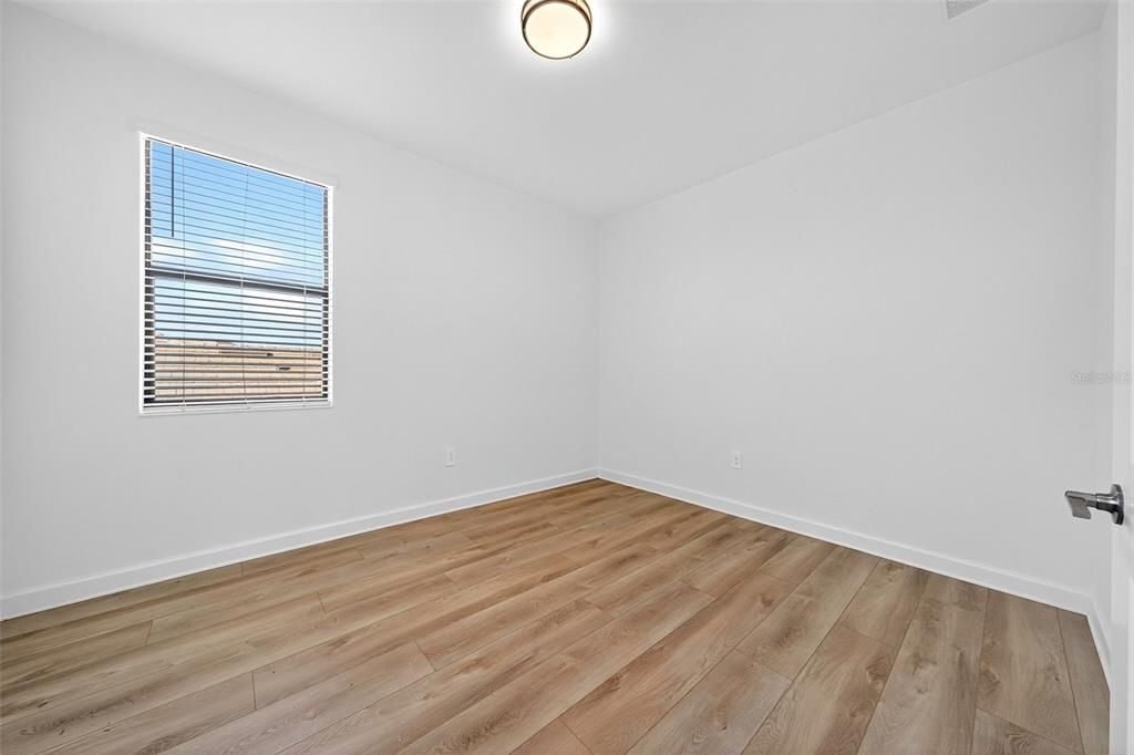 For Sale: $985,000 (6 beds, 3 baths, 3520 Square Feet)