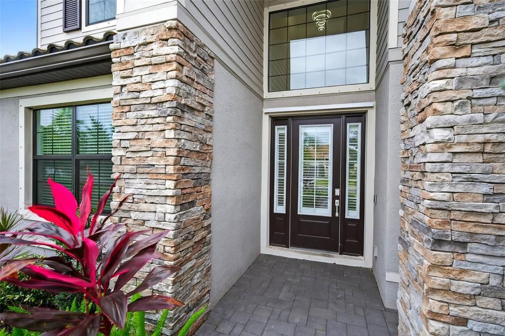 For Sale: $985,000 (6 beds, 3 baths, 3520 Square Feet)