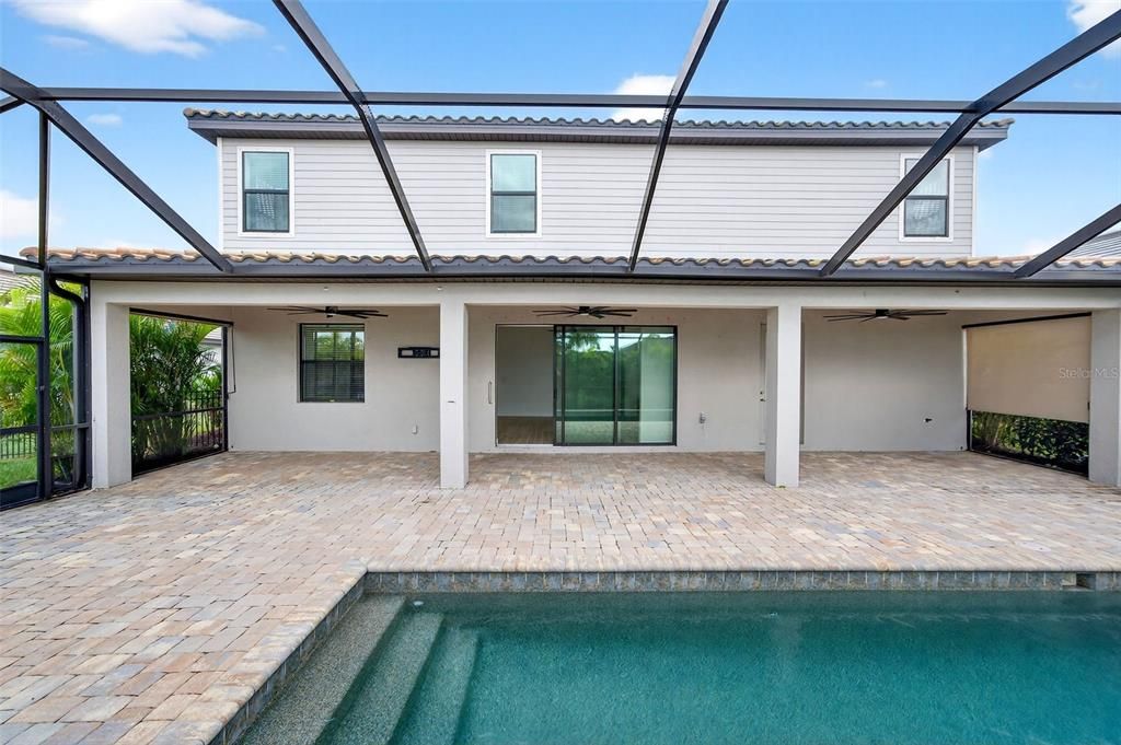 For Sale: $985,000 (6 beds, 3 baths, 3520 Square Feet)