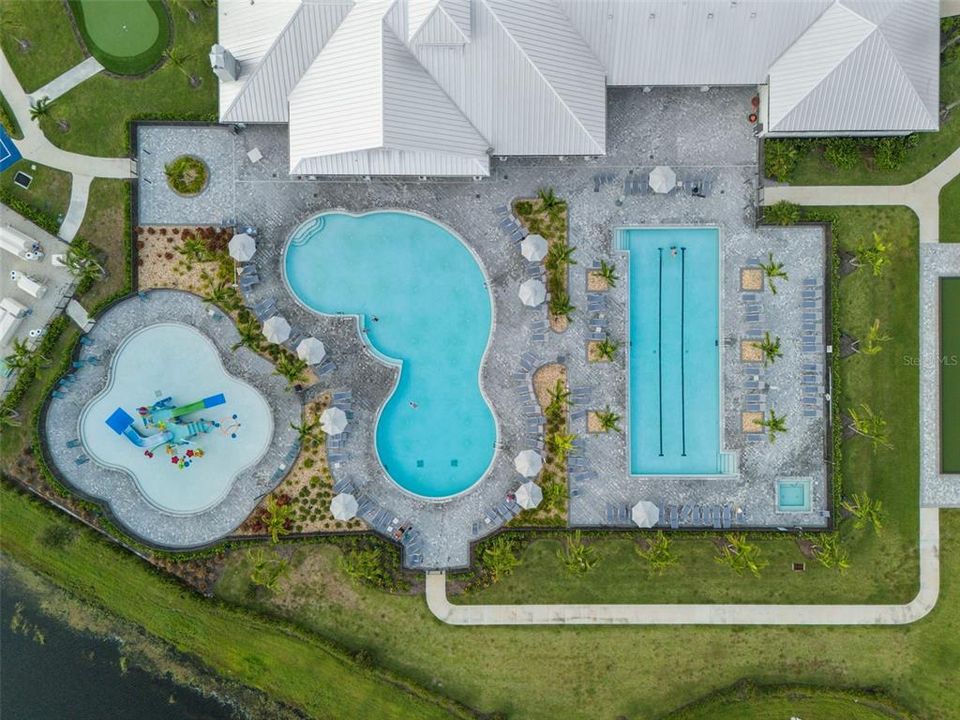 For Sale: $985,000 (6 beds, 3 baths, 3520 Square Feet)