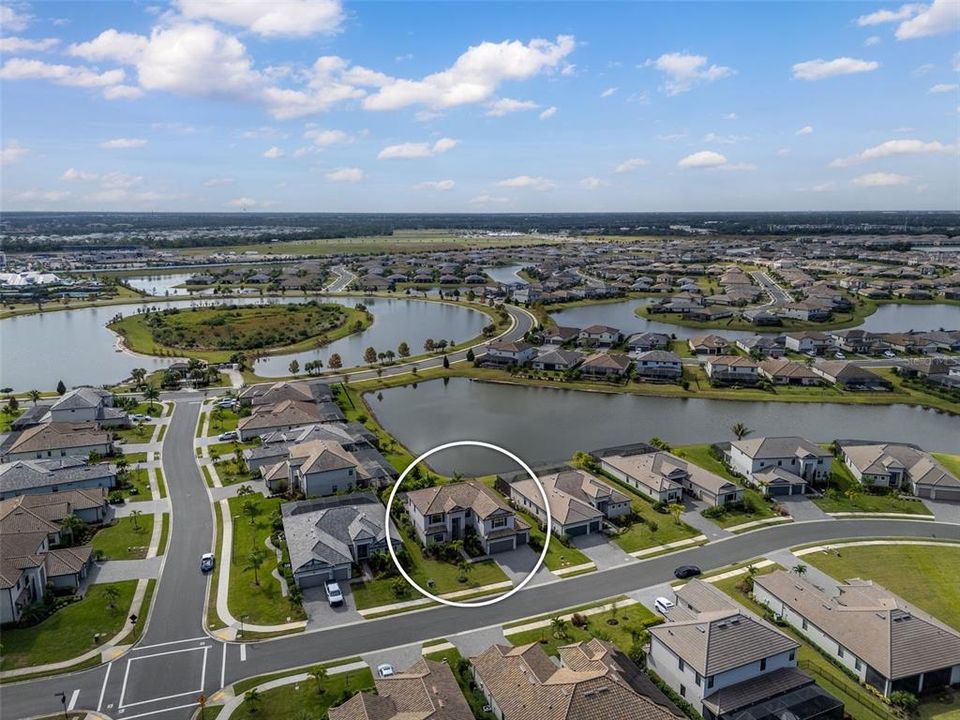 For Sale: $985,000 (6 beds, 3 baths, 3520 Square Feet)