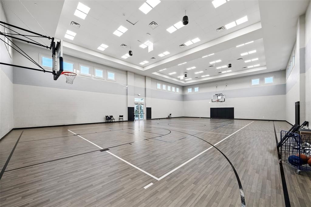 For Sale: $985,000 (6 beds, 3 baths, 3520 Square Feet)