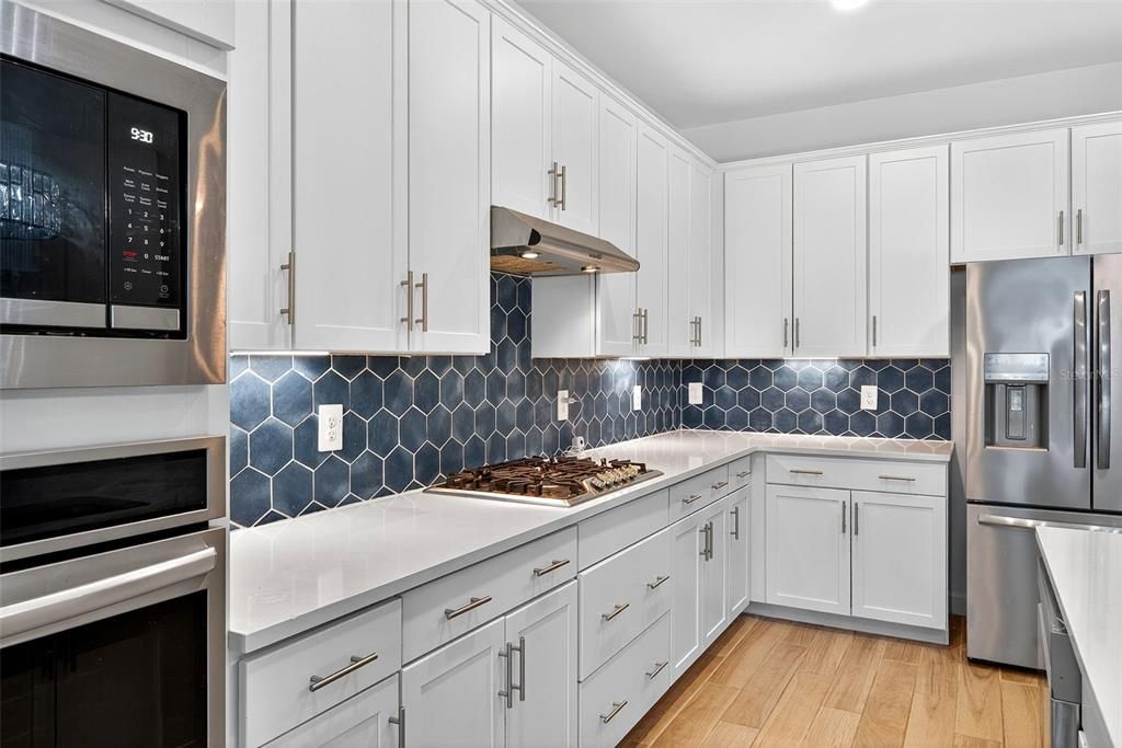 For Sale: $985,000 (6 beds, 3 baths, 3520 Square Feet)