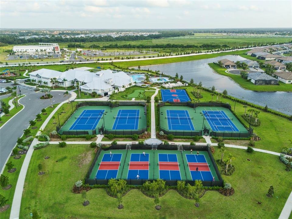 For Sale: $985,000 (6 beds, 3 baths, 3520 Square Feet)