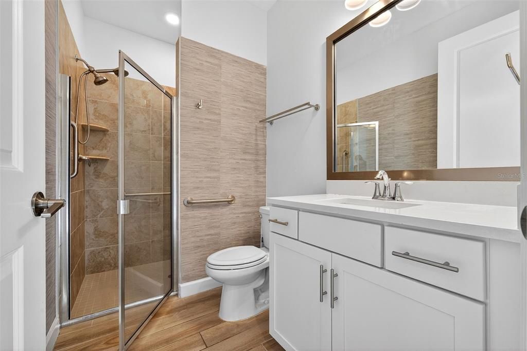 For Sale: $985,000 (6 beds, 3 baths, 3520 Square Feet)