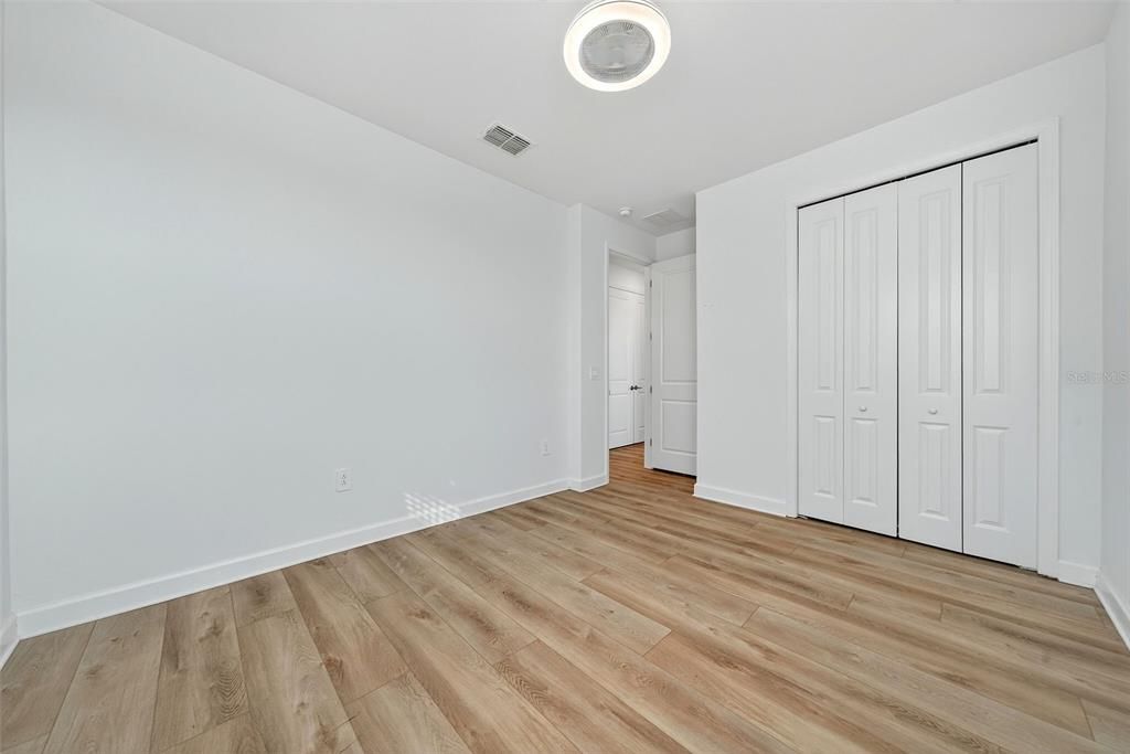 For Sale: $985,000 (6 beds, 3 baths, 3520 Square Feet)