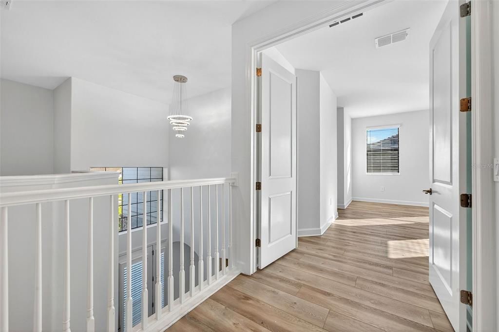 For Sale: $985,000 (6 beds, 3 baths, 3520 Square Feet)