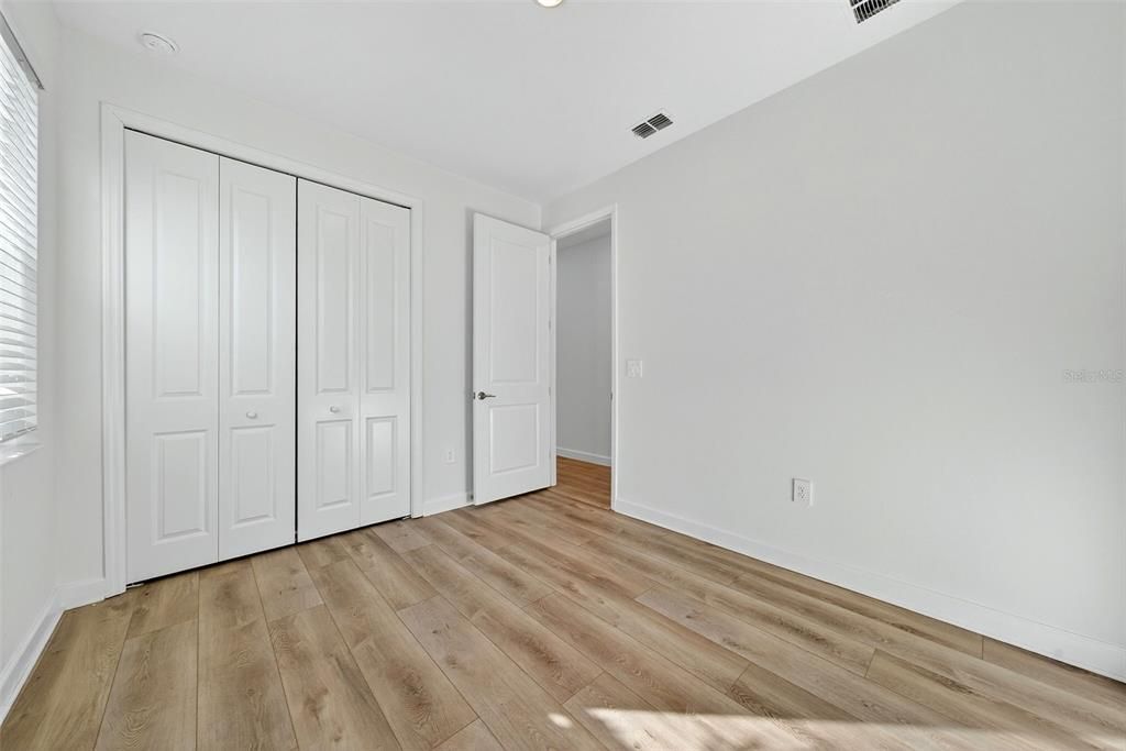 For Sale: $985,000 (6 beds, 3 baths, 3520 Square Feet)