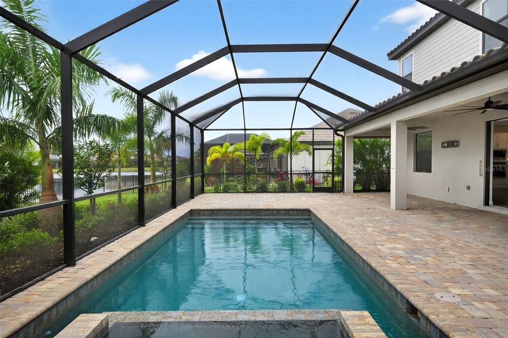 For Sale: $985,000 (6 beds, 3 baths, 3520 Square Feet)