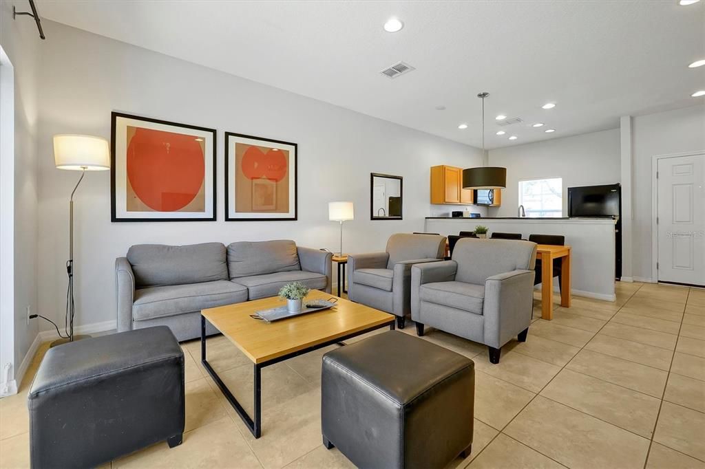 Active With Contract: $249,000 (2 beds, 2 baths, 1161 Square Feet)