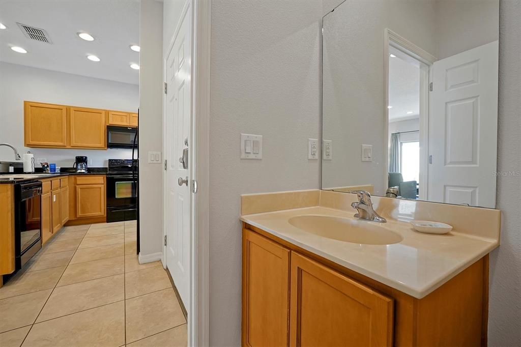 Active With Contract: $249,000 (2 beds, 2 baths, 1161 Square Feet)