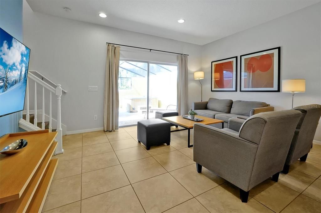 Active With Contract: $249,000 (2 beds, 2 baths, 1161 Square Feet)