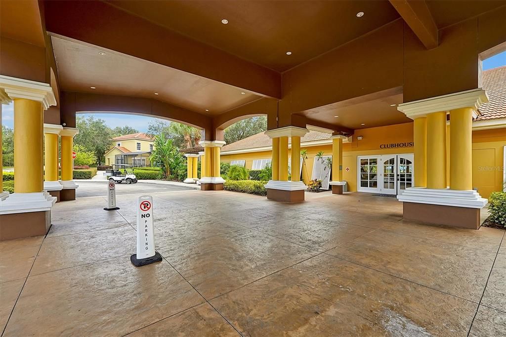 Active With Contract: $249,000 (2 beds, 2 baths, 1161 Square Feet)