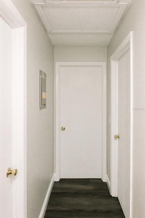 For Sale: $249,900 (2 beds, 1 baths, 840 Square Feet)