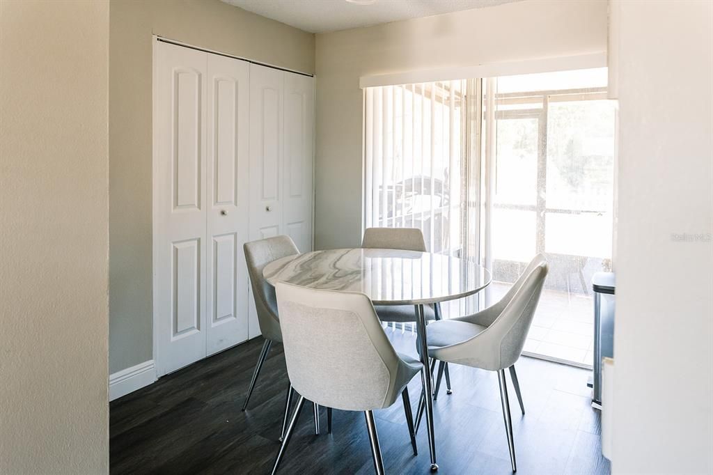 For Sale: $249,900 (2 beds, 1 baths, 840 Square Feet)