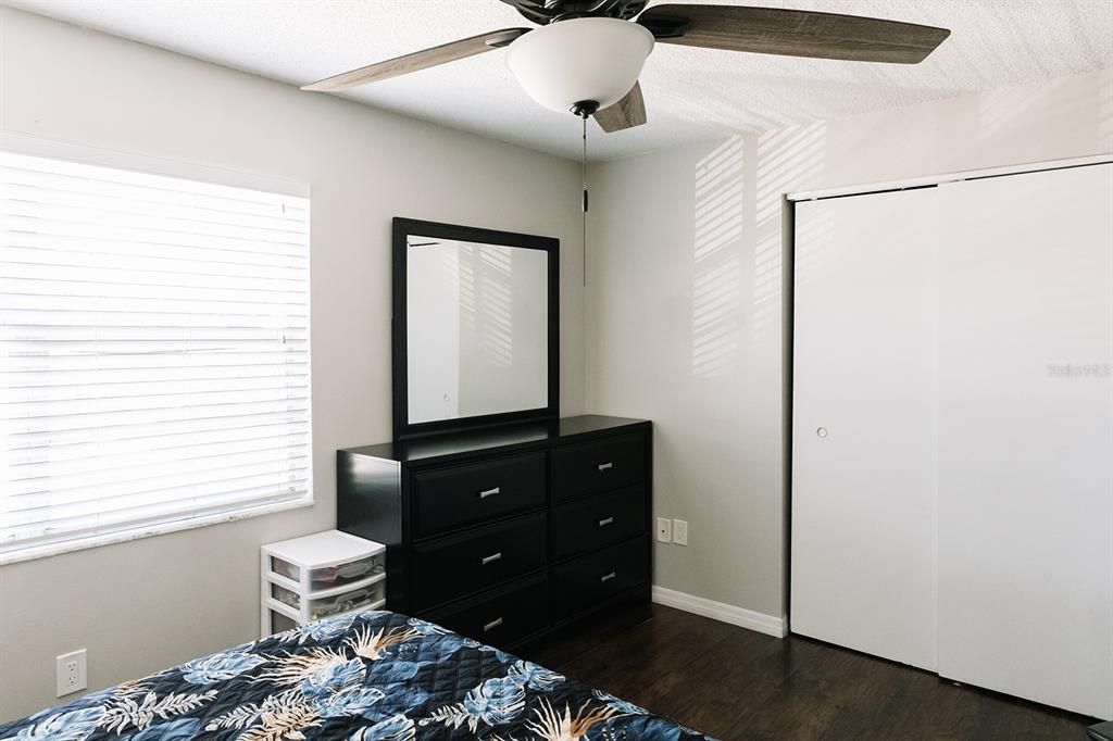 For Sale: $249,900 (2 beds, 1 baths, 840 Square Feet)