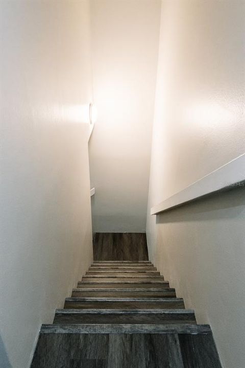 For Sale: $249,900 (2 beds, 1 baths, 840 Square Feet)