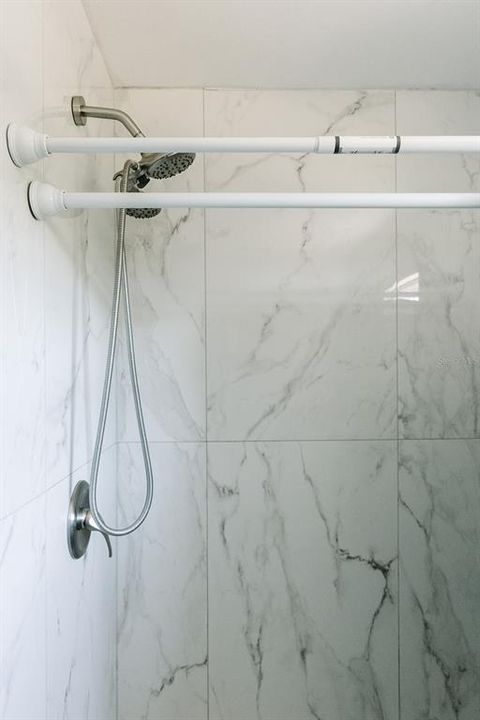 For Sale: $249,900 (2 beds, 1 baths, 840 Square Feet)