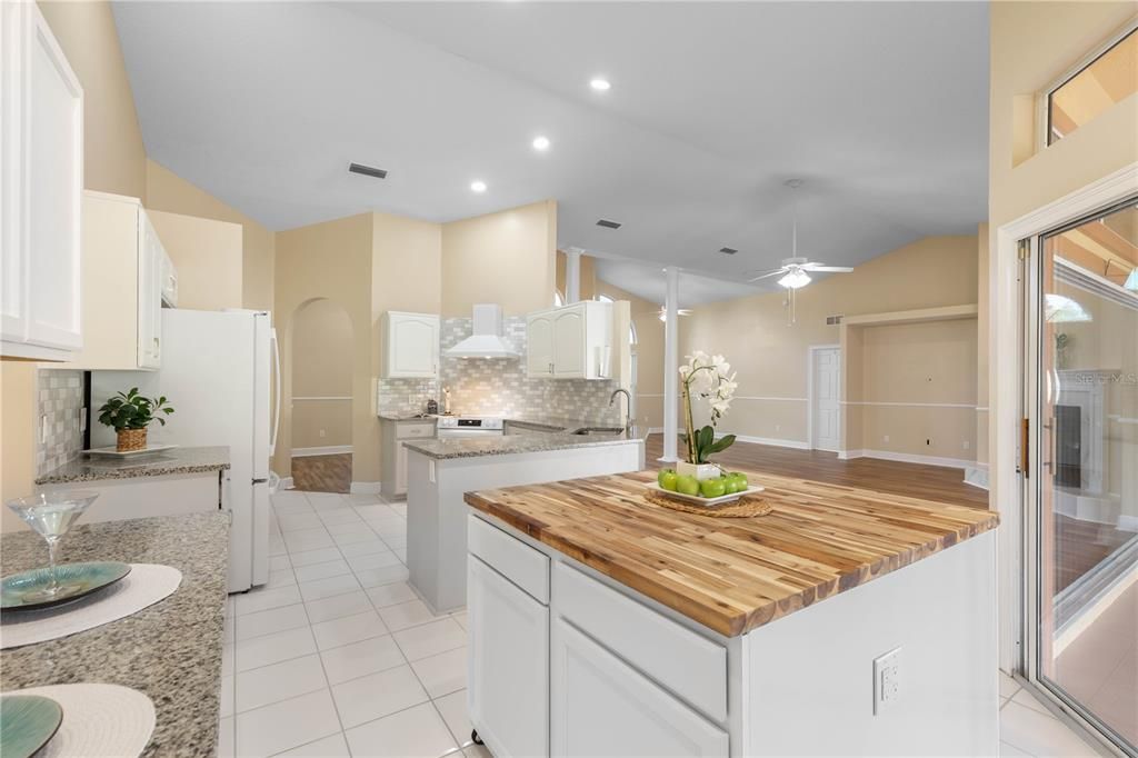 Active With Contract: $400,000 (3 beds, 2 baths, 2030 Square Feet)